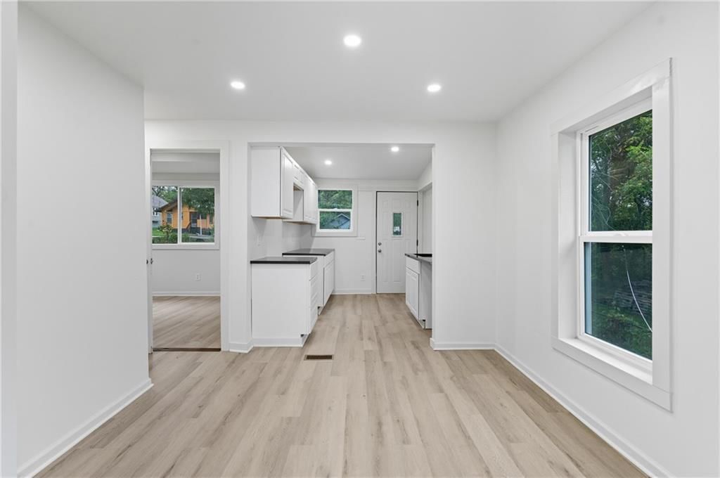 4015 Myrtle Avenue — photo 8