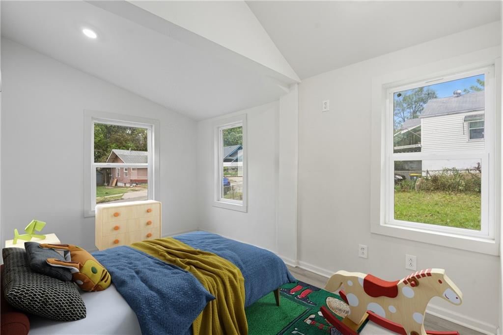 4015 Myrtle Avenue — photo 14