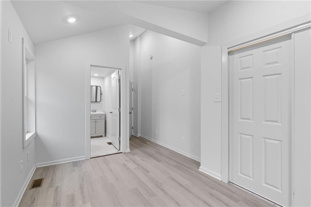 4015 Myrtle Avenue — photo 15