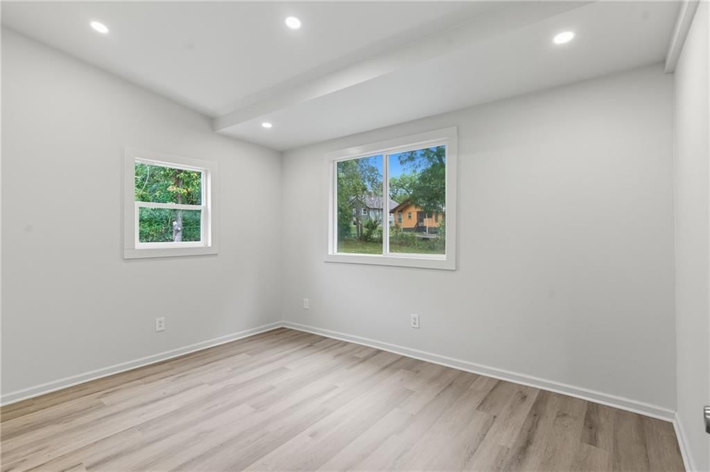 4015 Myrtle Avenue — photo 16
