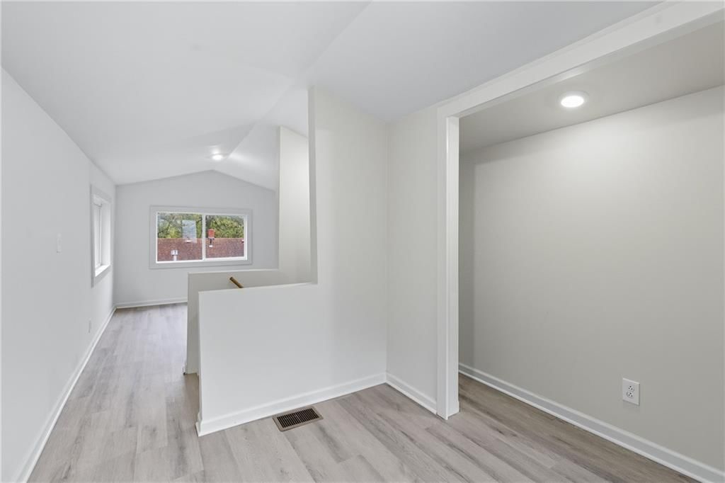 4015 Myrtle Avenue — photo 27