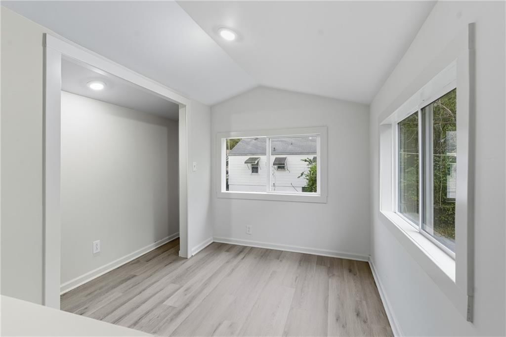 4015 Myrtle Avenue — photo 28