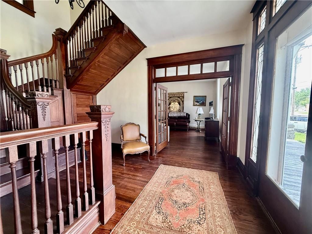121 W Royle Street — photo 4