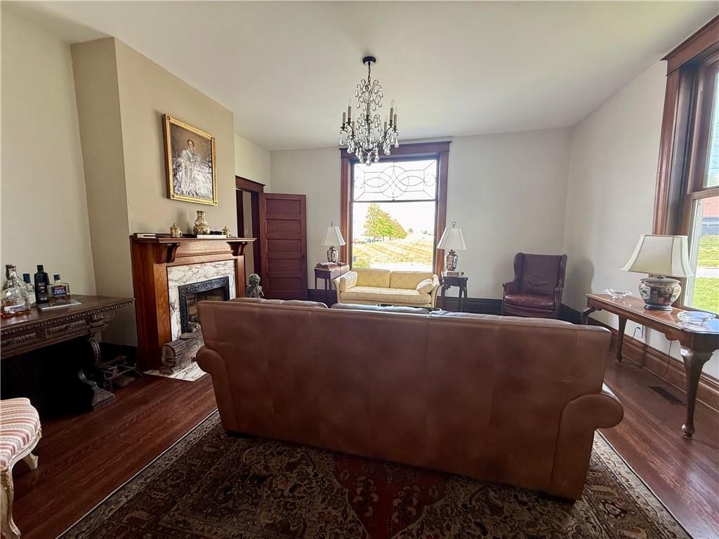 121 W Royle Street — photo 8