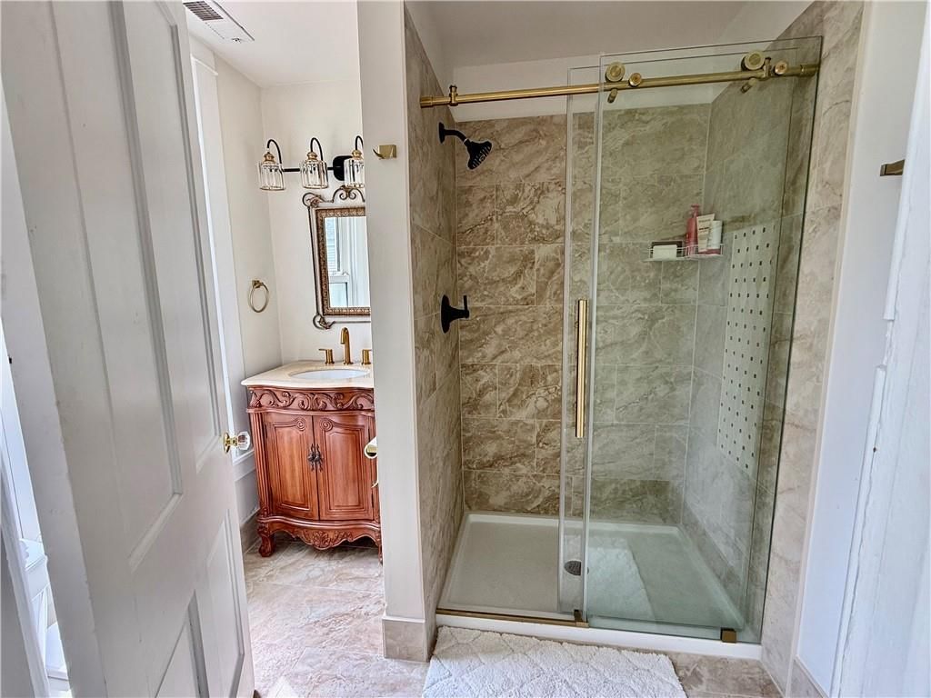 121 W Royle Street — photo 12