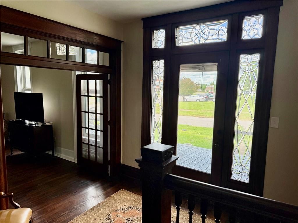 121 W Royle Street — photo 28