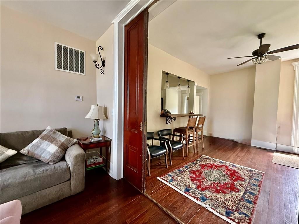 121 W Royle Street — photo 31