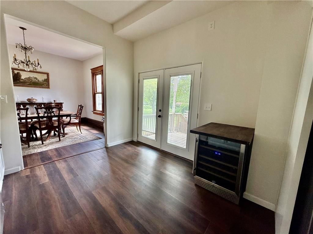 121 W Royle Street — photo 36