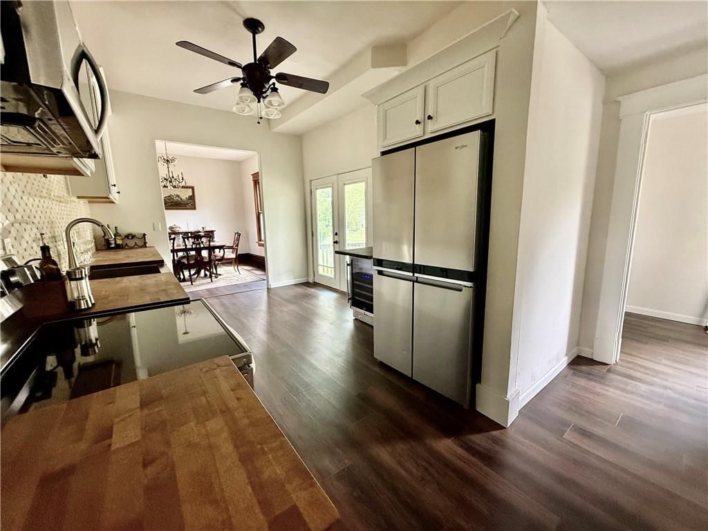 121 W Royle Street — photo 37