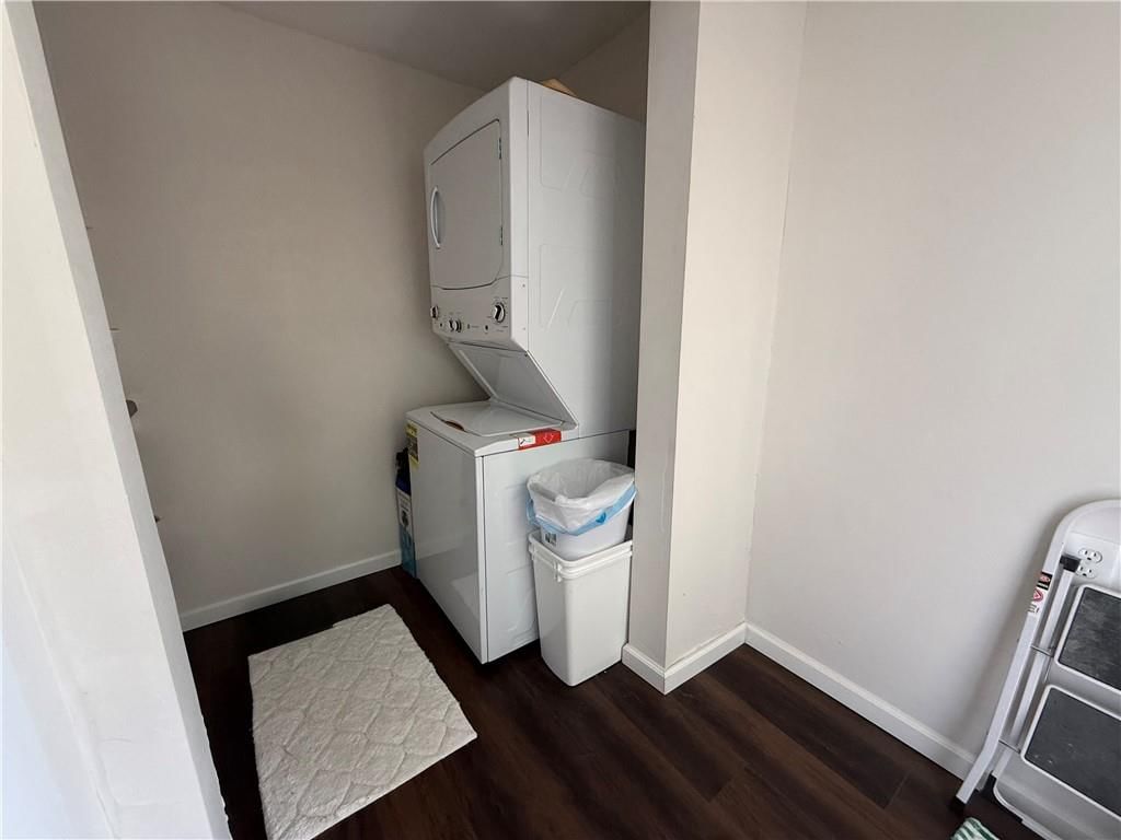 121 W Royle Street — photo 47