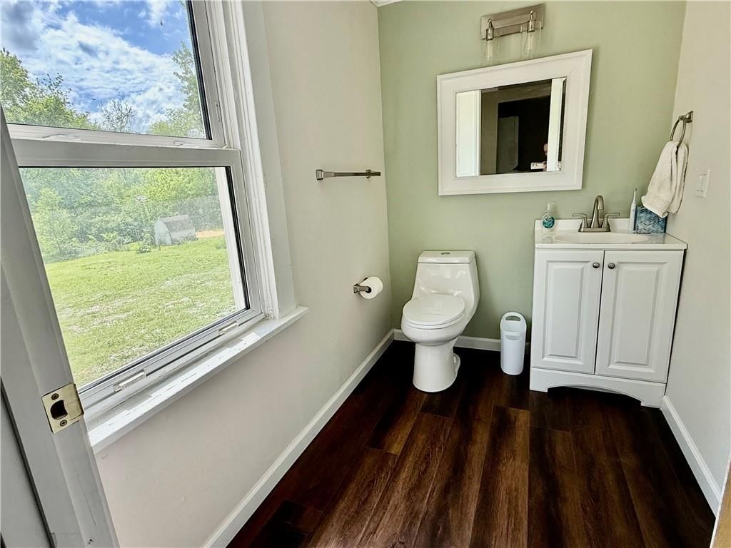 121 W Royle Street — photo 48