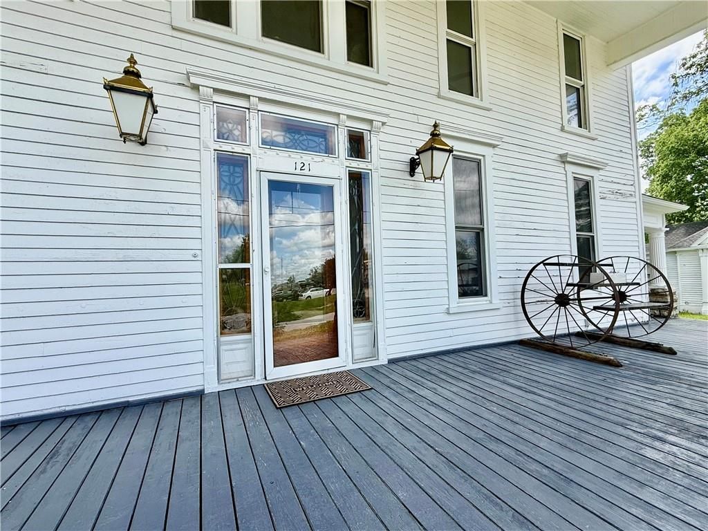 121 W Royle Street — photo 50