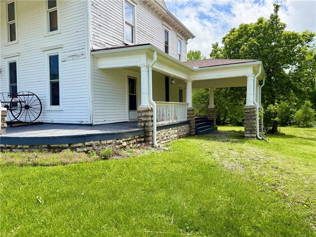 121 W Royle Street — photo 60