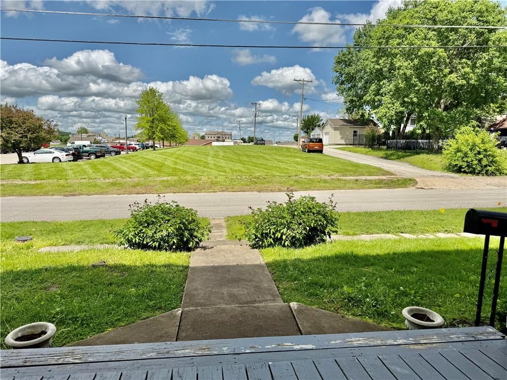121 W Royle Street — photo 63