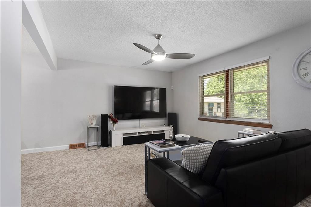 508 SW KILLARNEY Lane — photo 4