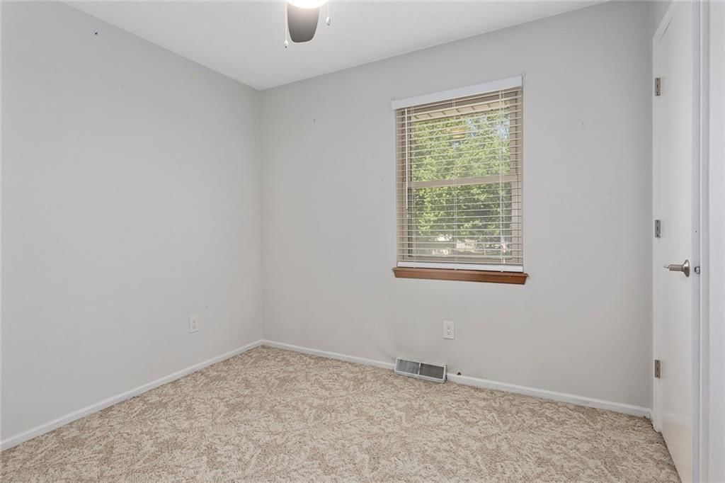 508 SW KILLARNEY Lane — photo 14