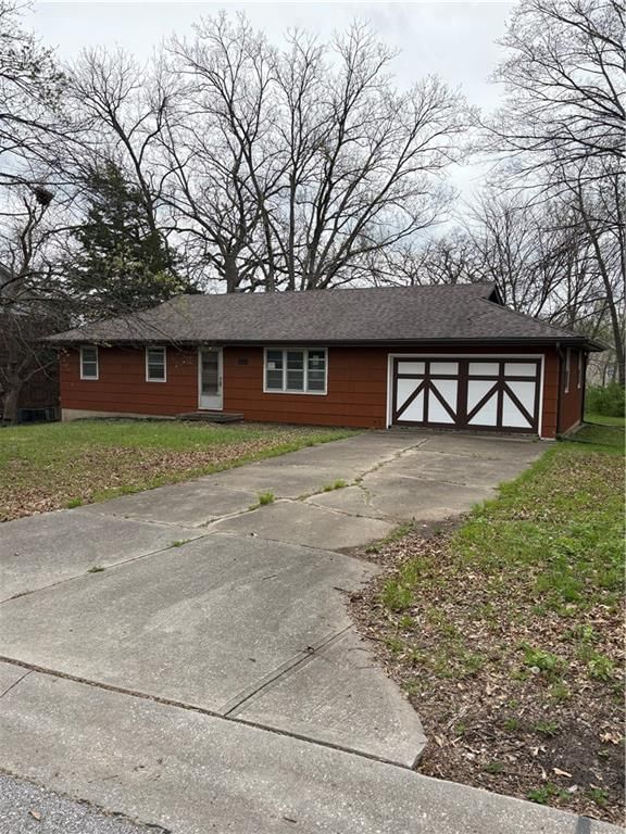 8813 North Road, Pleasant Valley, MO