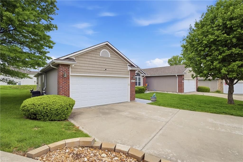 4512 Hedges Avenue — photo 3