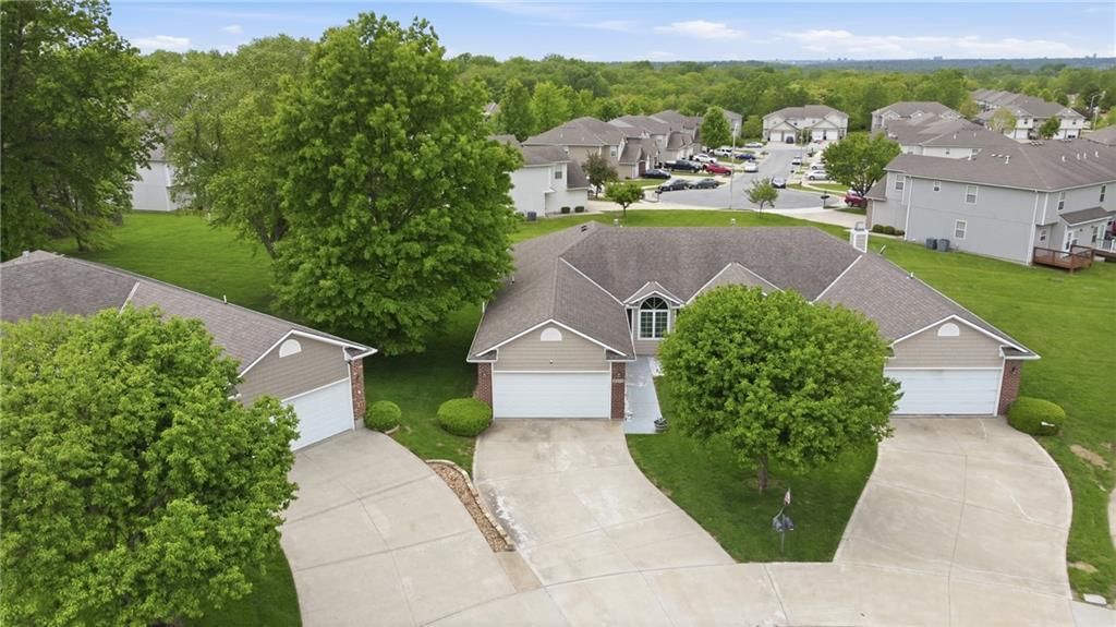 4512 Hedges Avenue — photo 32