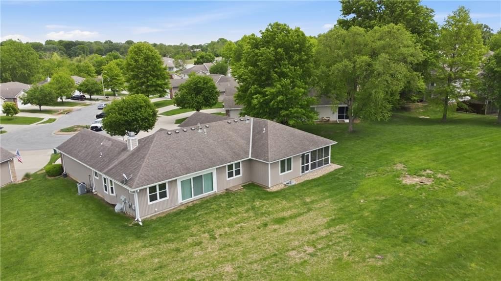 4512 Hedges Avenue — photo 36