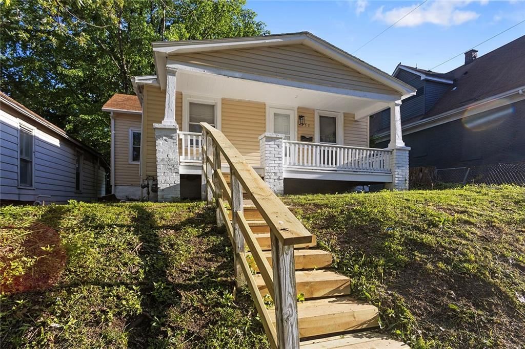751 Simspon Avenue — photo 1