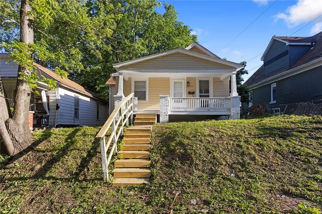 751 Simspon Avenue — photo 2