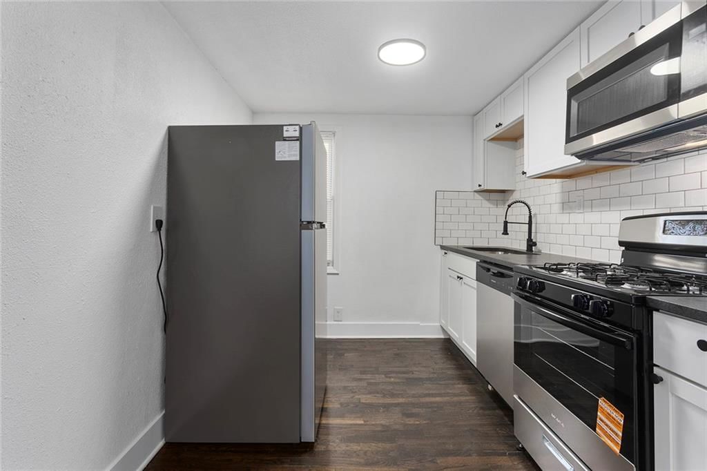 751 Simspon Avenue — photo 9