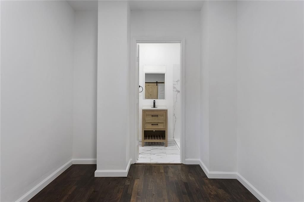 751 Simspon Avenue — photo 18