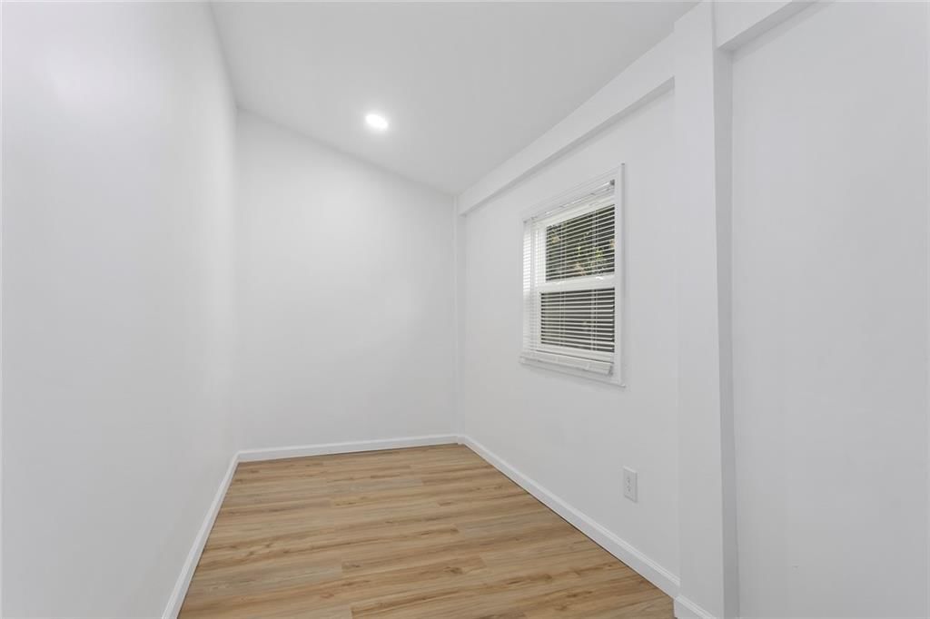 751 Simspon Avenue — photo 25