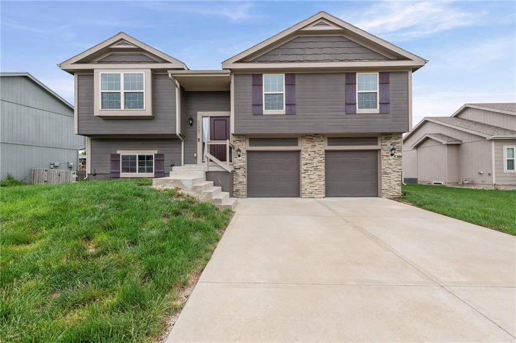 11907 N Tracy Avenue, Kansas City, MO