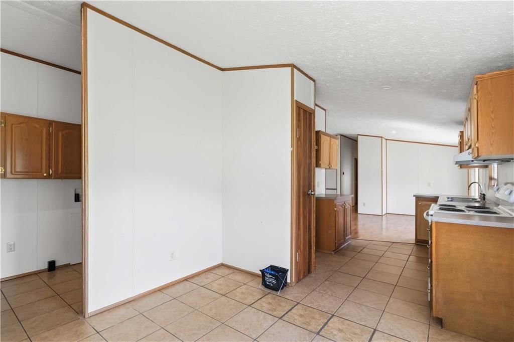 400 Emma Street — photo 12