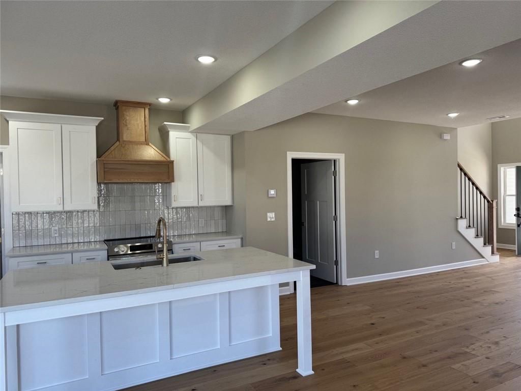 305 N Prairie Street — photo 11