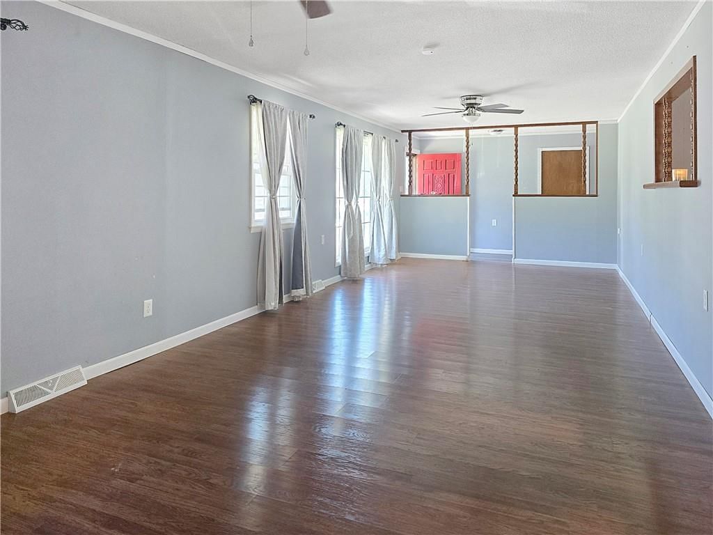 209 W 6th Street — photo 19
