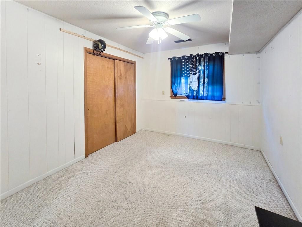 209 W 6th Street — photo 31