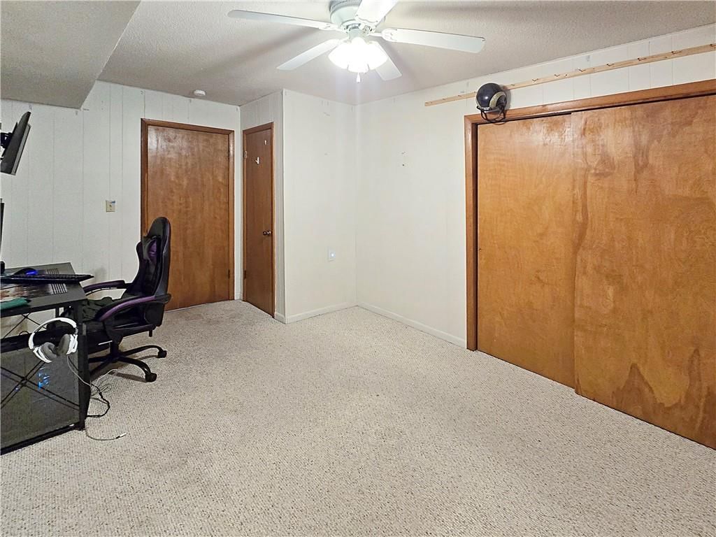 209 W 6th Street — photo 32