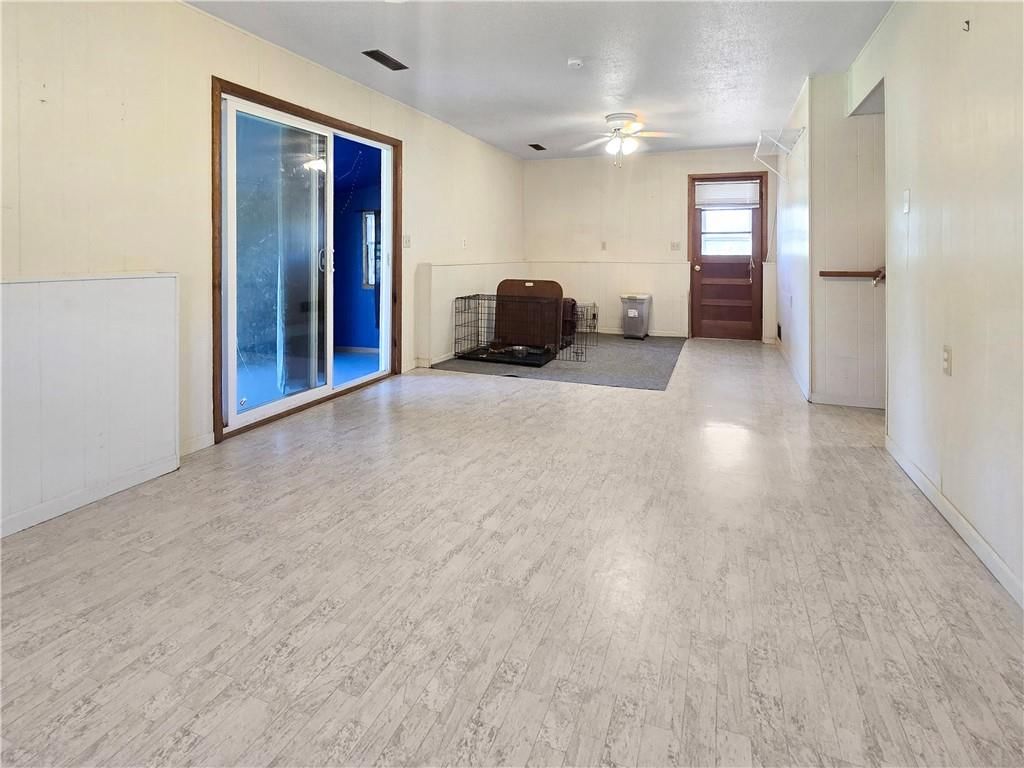 209 W 6th Street — photo 35
