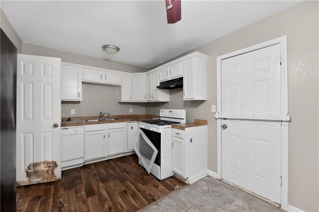 11217 PALMER Avenue — photo 11