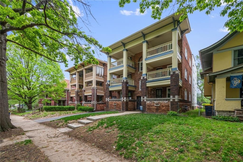 2805 Charlotte Street — photo 3