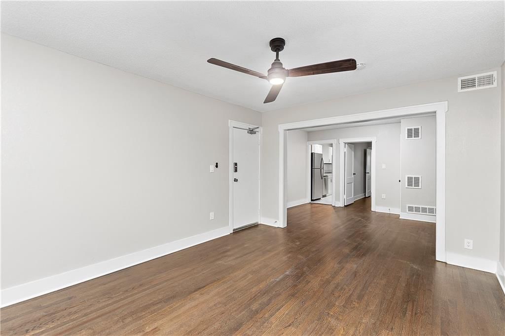 2805 Charlotte Street — photo 6