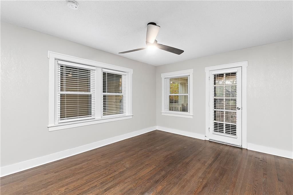 2805 Charlotte Street — photo 8