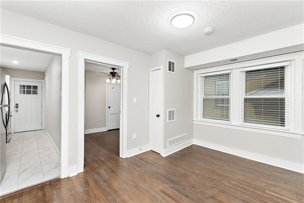 2805 Charlotte Street — photo 9