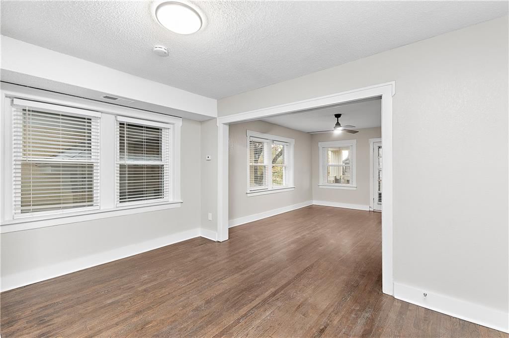 2805 Charlotte Street — photo 10