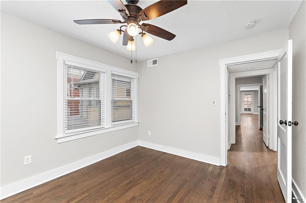 2805 Charlotte Street — photo 15