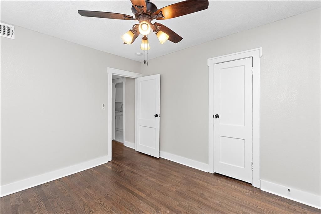 2805 Charlotte Street — photo 16