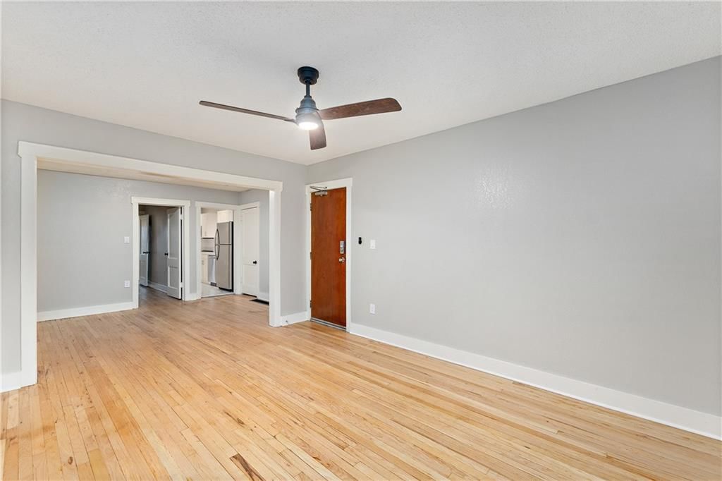 2805 Charlotte Street — photo 20