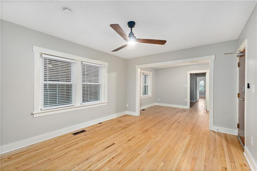 2805 Charlotte Street — photo 21
