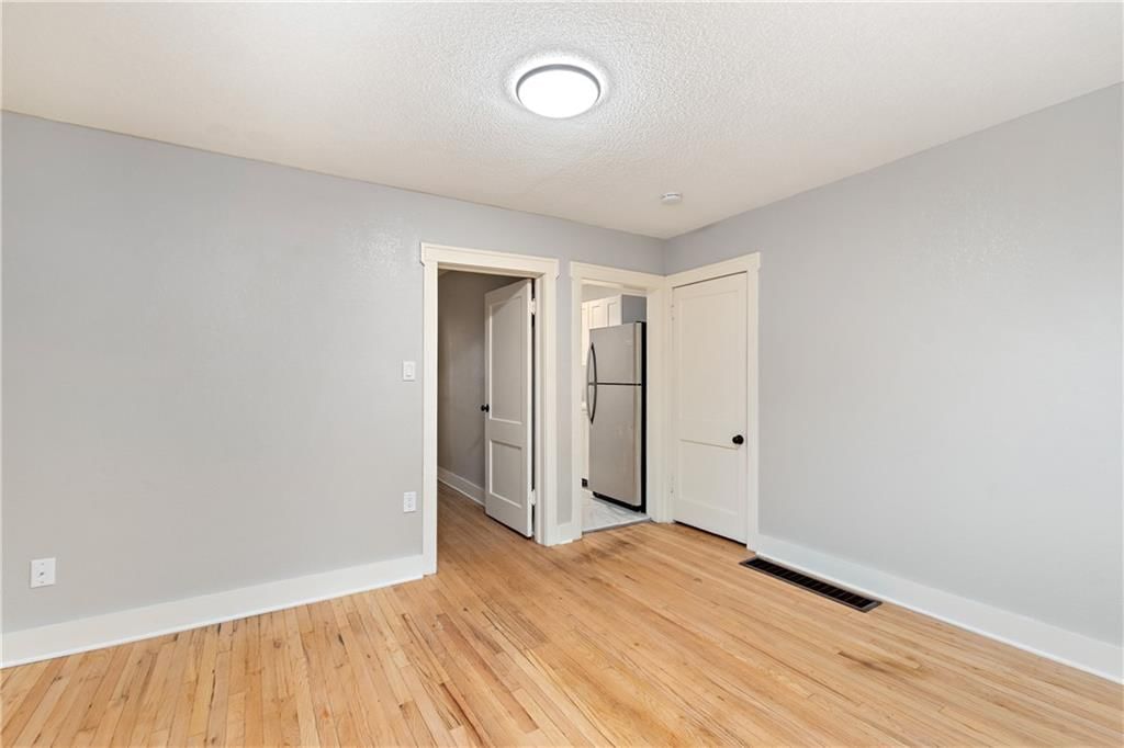 2805 Charlotte Street — photo 23