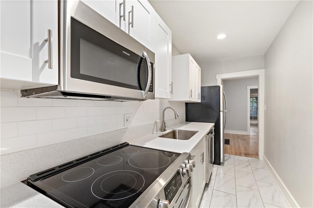2805 Charlotte Street — photo 27