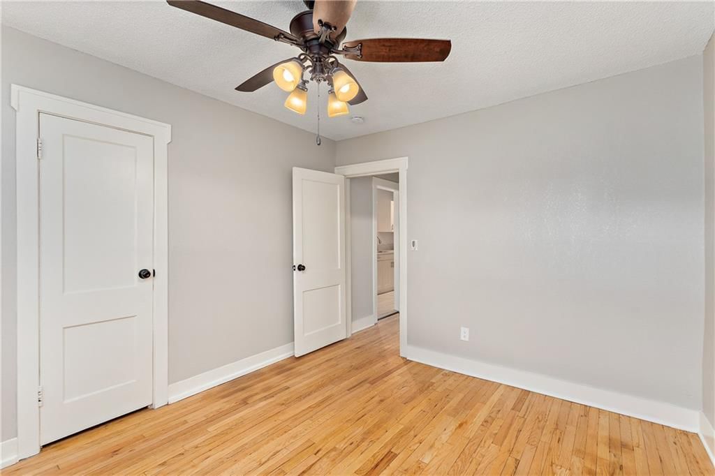 2805 Charlotte Street — photo 29