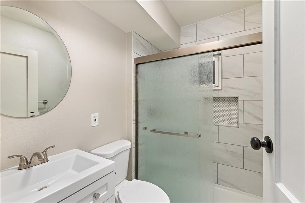 2805 Charlotte Street — photo 30